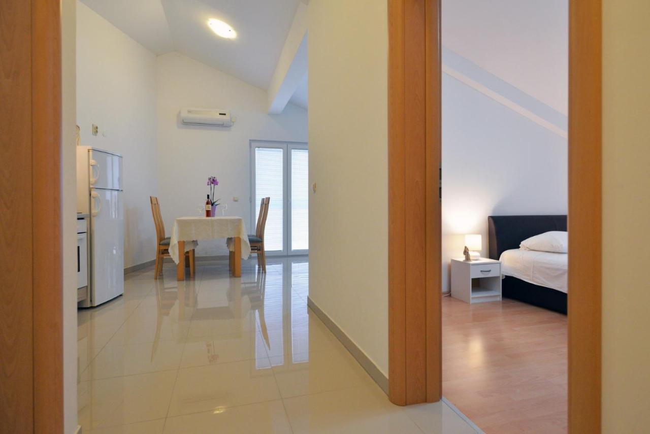 Apartmani Vedrana, Murter Luaran gambar