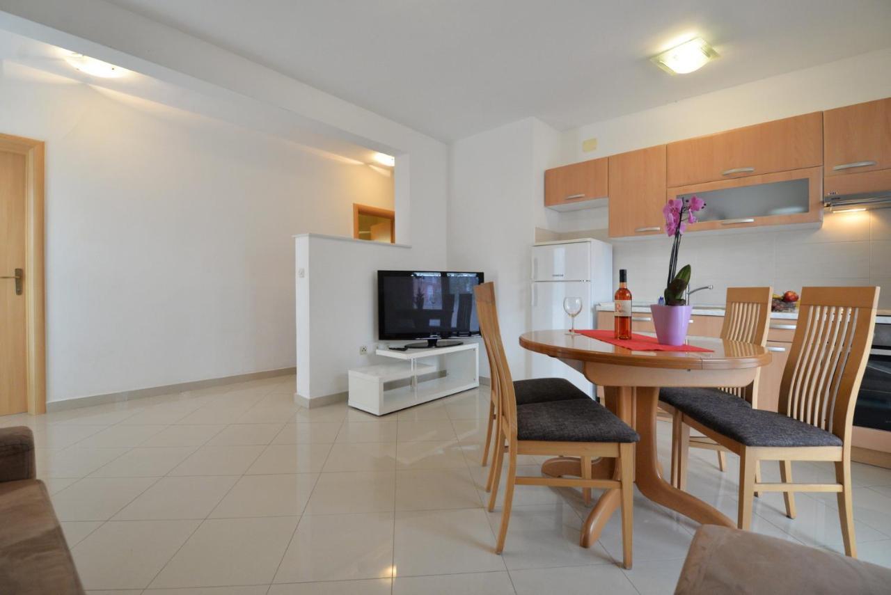 Apartmani Vedrana, Murter Luaran gambar
