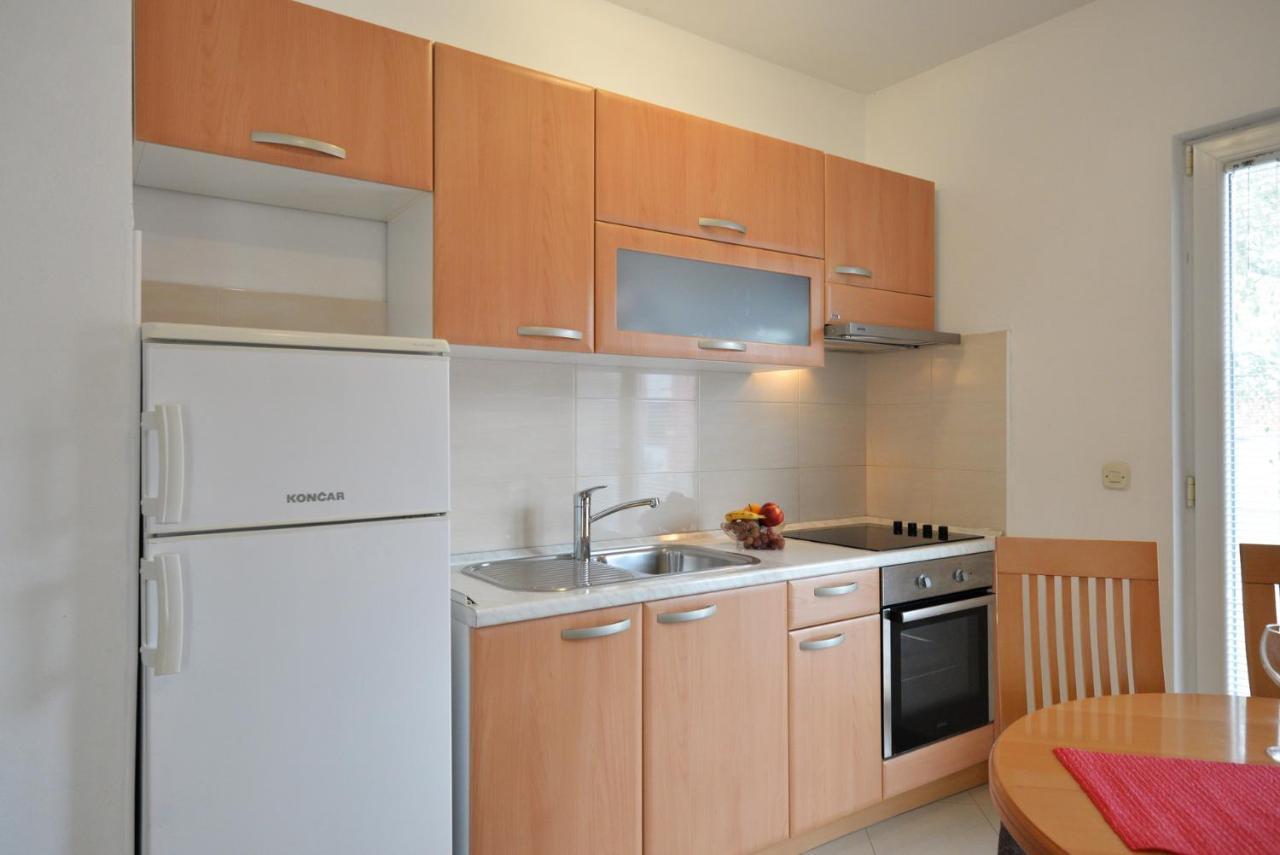 Apartmani Vedrana, Murter Luaran gambar