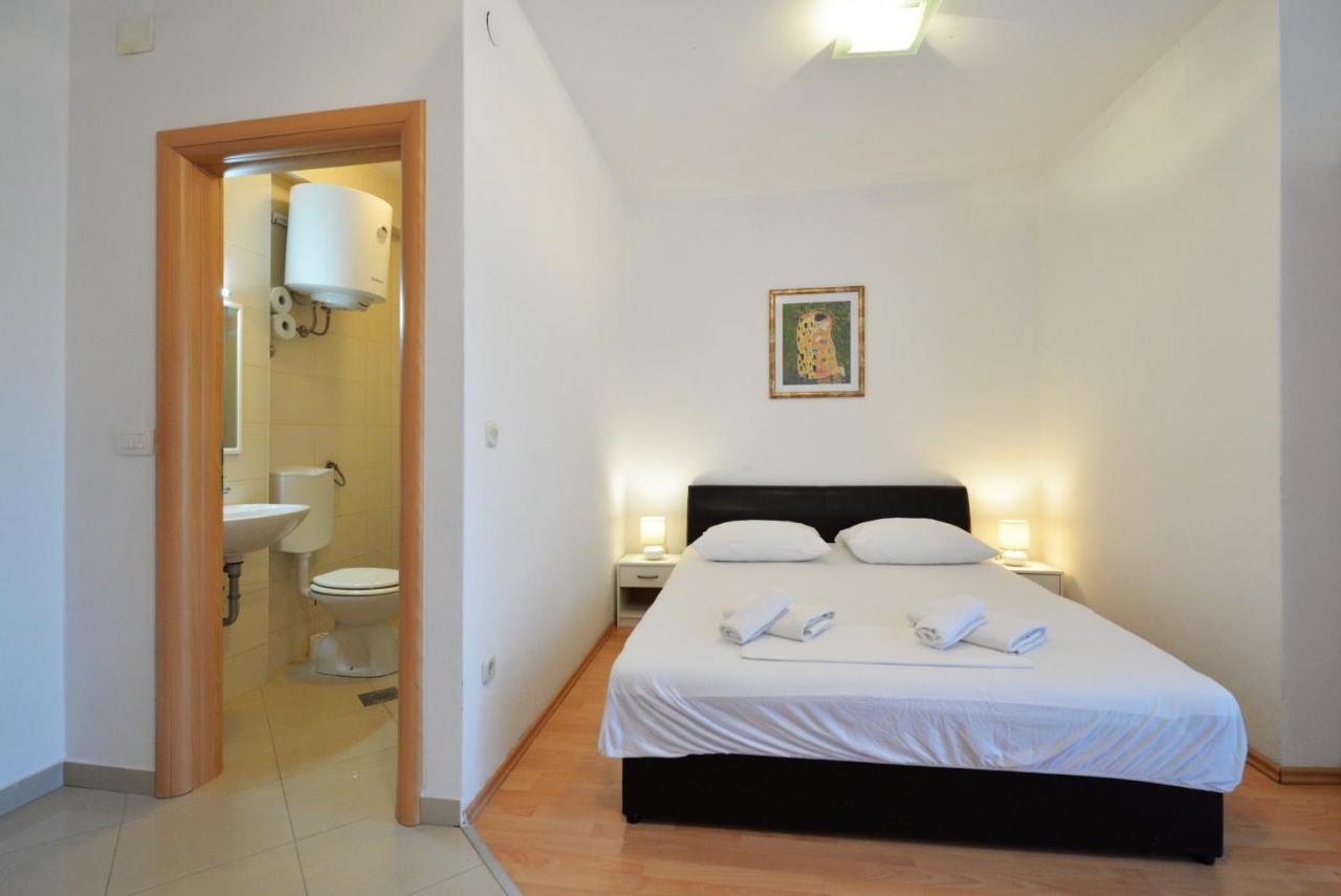 Apartmani Vedrana, Murter Luaran gambar
