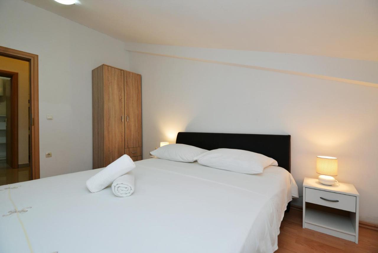 Apartmani Vedrana, Murter Luaran gambar