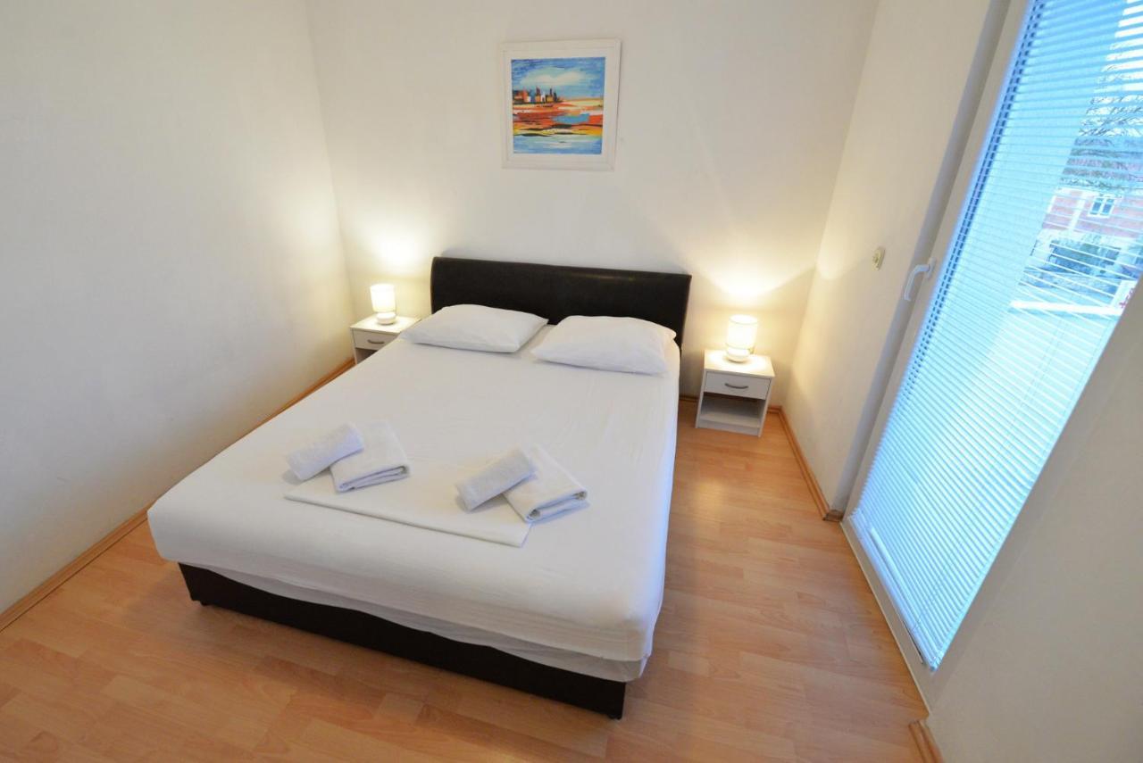 Apartmani Vedrana, Murter Luaran gambar