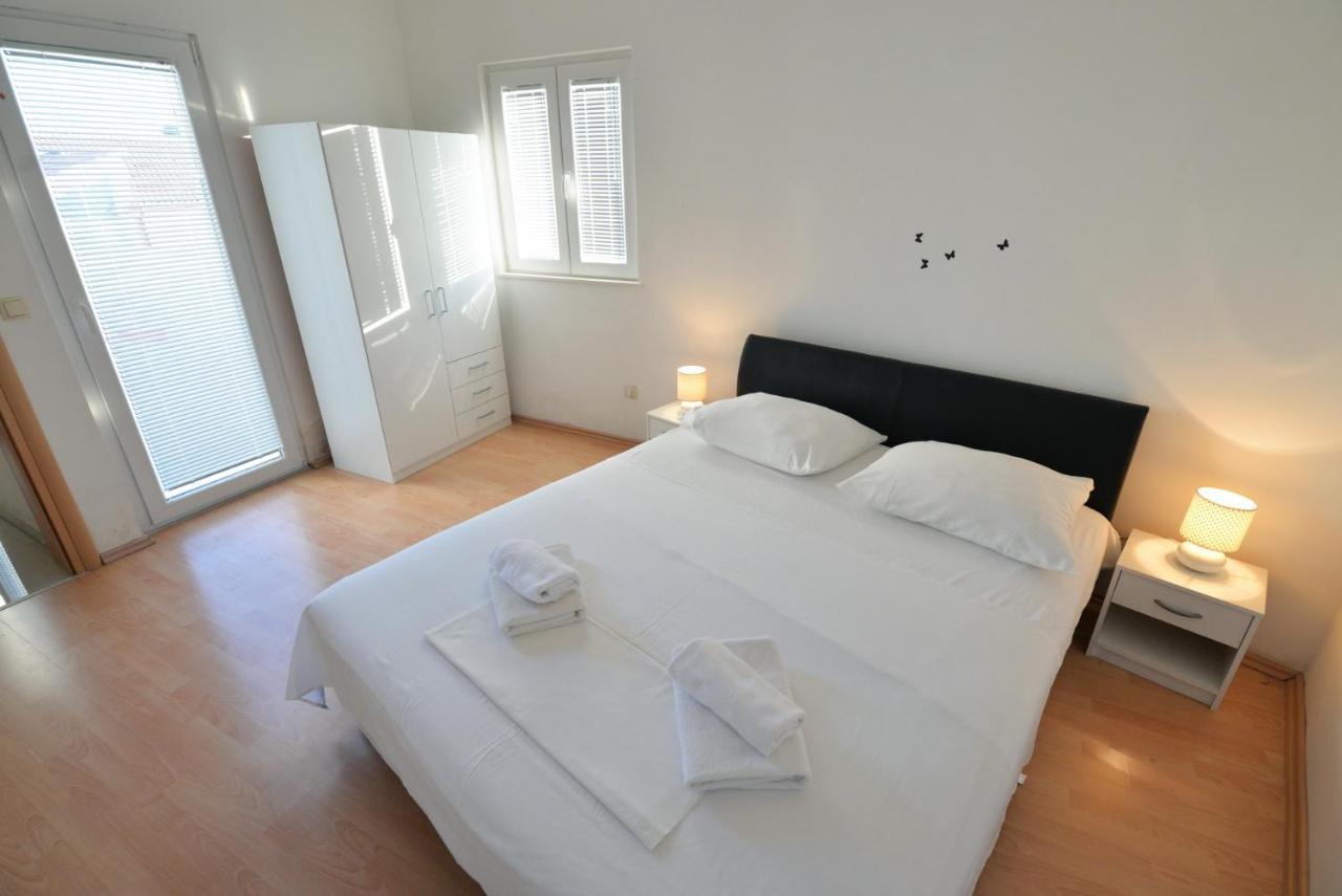 Apartmani Vedrana, Murter Luaran gambar