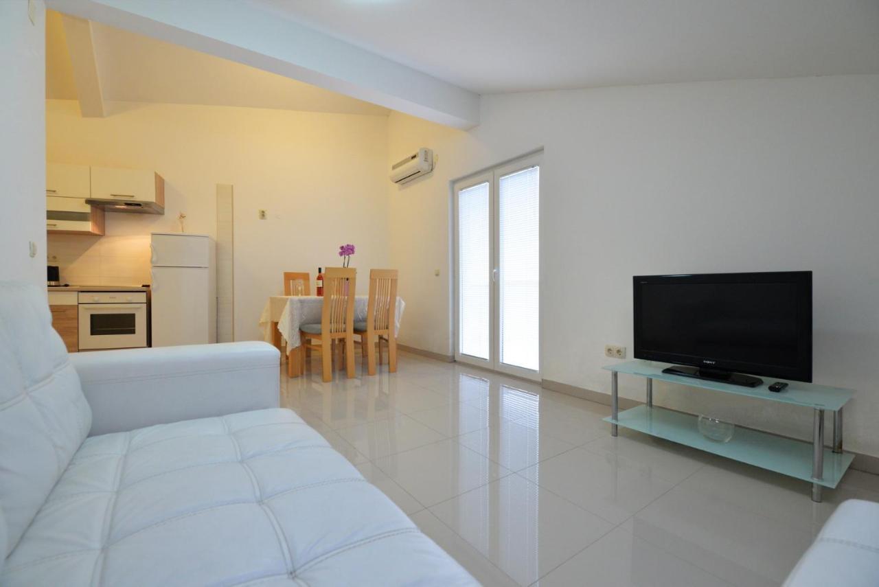 Apartmani Vedrana, Murter Luaran gambar