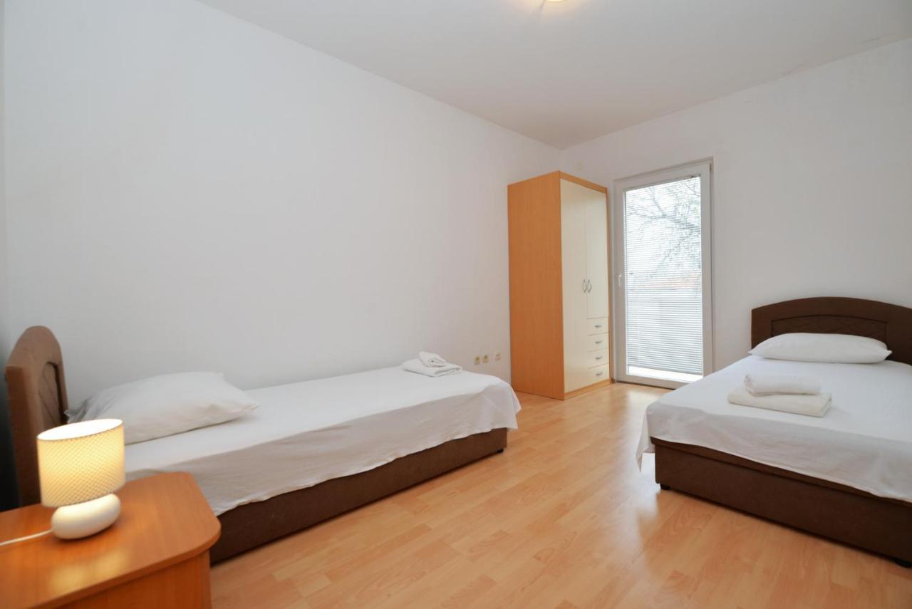Apartmani Vedrana, Murter Luaran gambar
