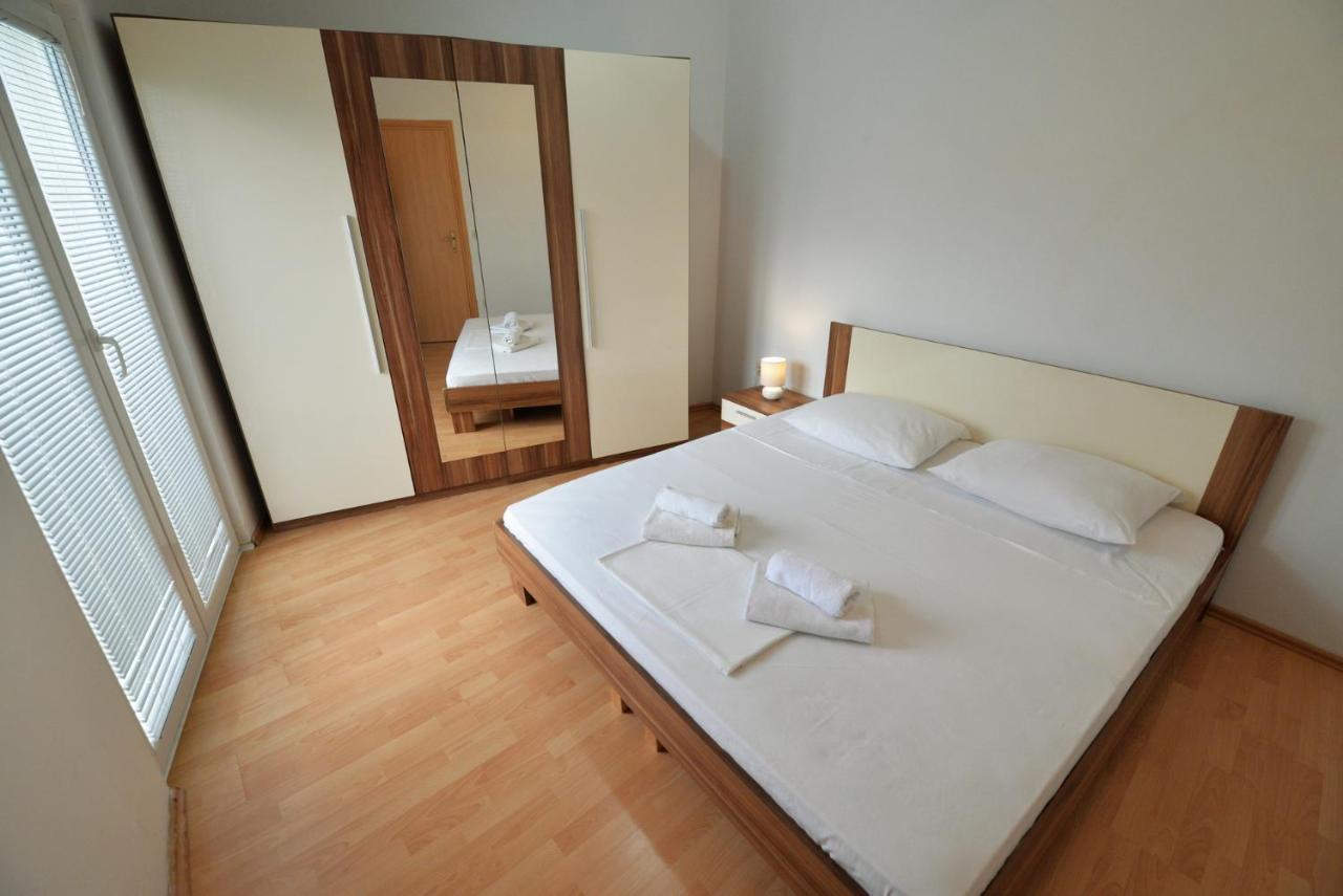 Apartmani Vedrana, Murter Luaran gambar