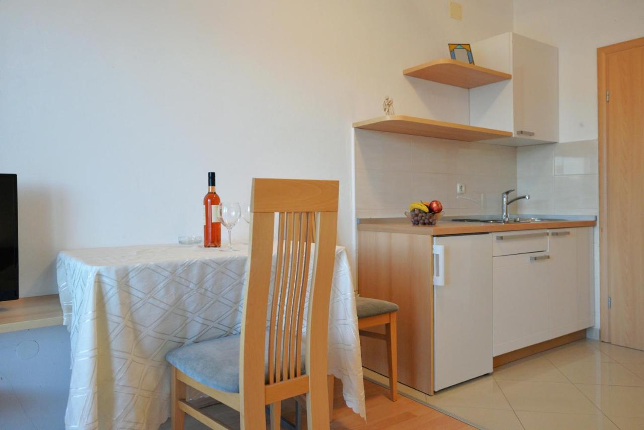 Apartmani Vedrana, Murter Luaran gambar