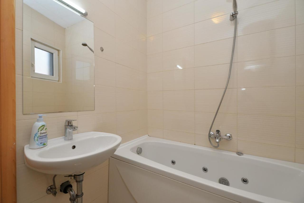 Apartmani Vedrana, Murter Luaran gambar