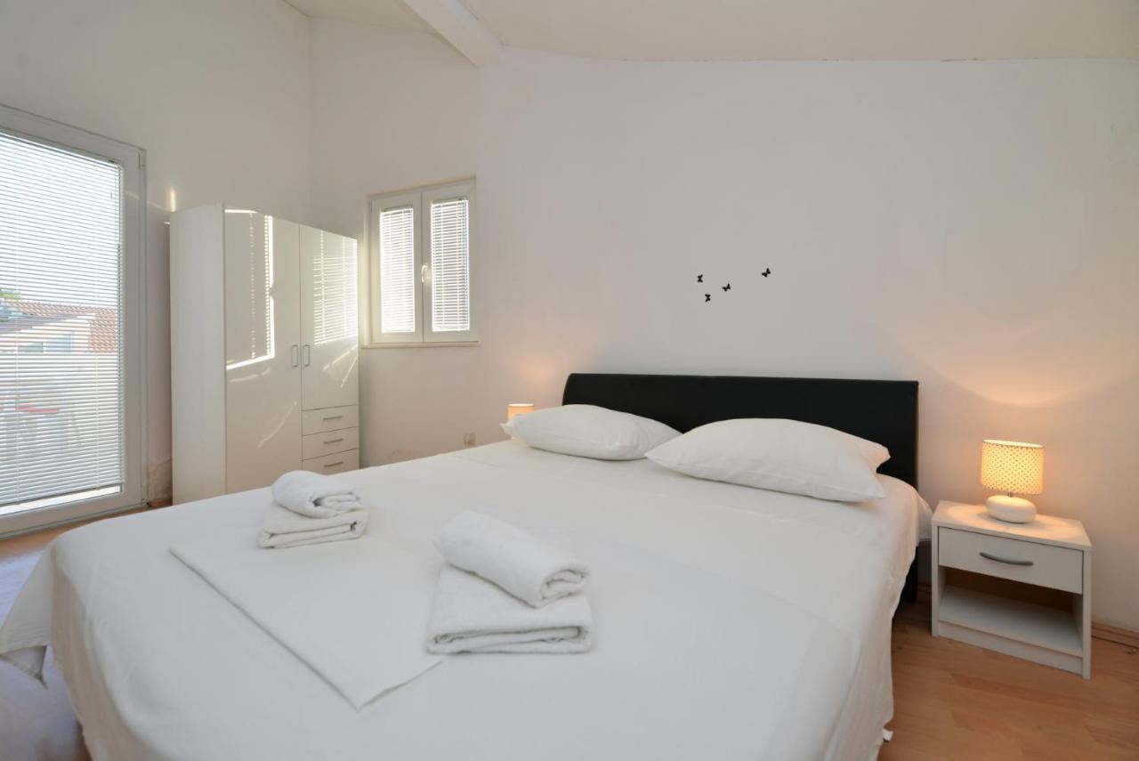 Apartmani Vedrana, Murter Luaran gambar