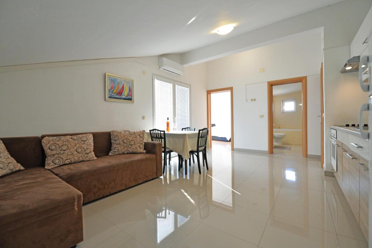Apartmani Vedrana, Murter Luaran gambar
