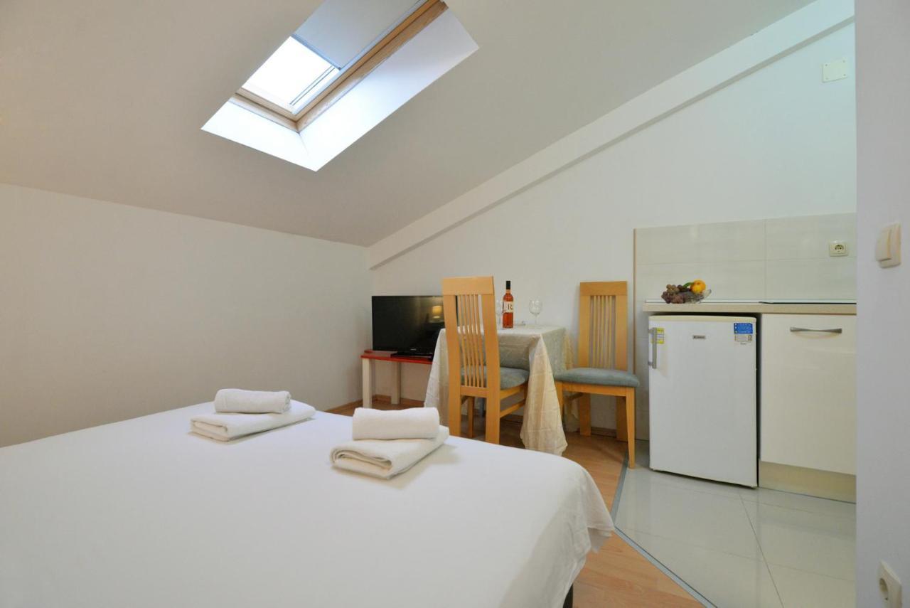 Apartmani Vedrana, Murter Luaran gambar