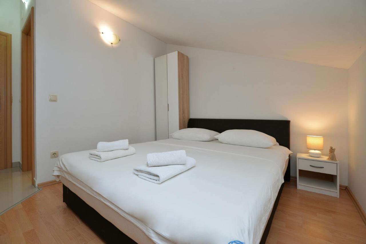 Apartmani Vedrana, Murter Luaran gambar