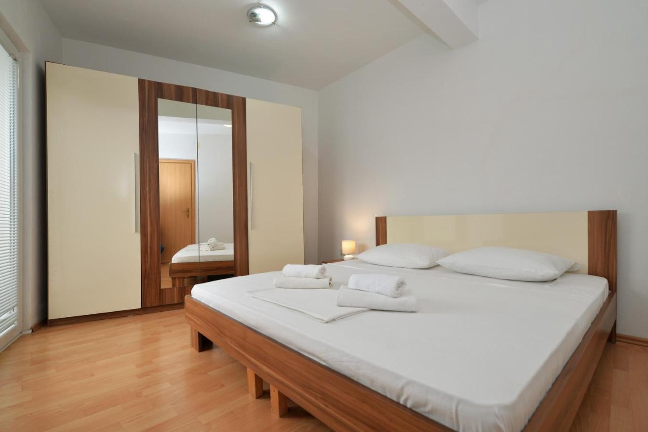 Apartmani Vedrana, Murter Luaran gambar