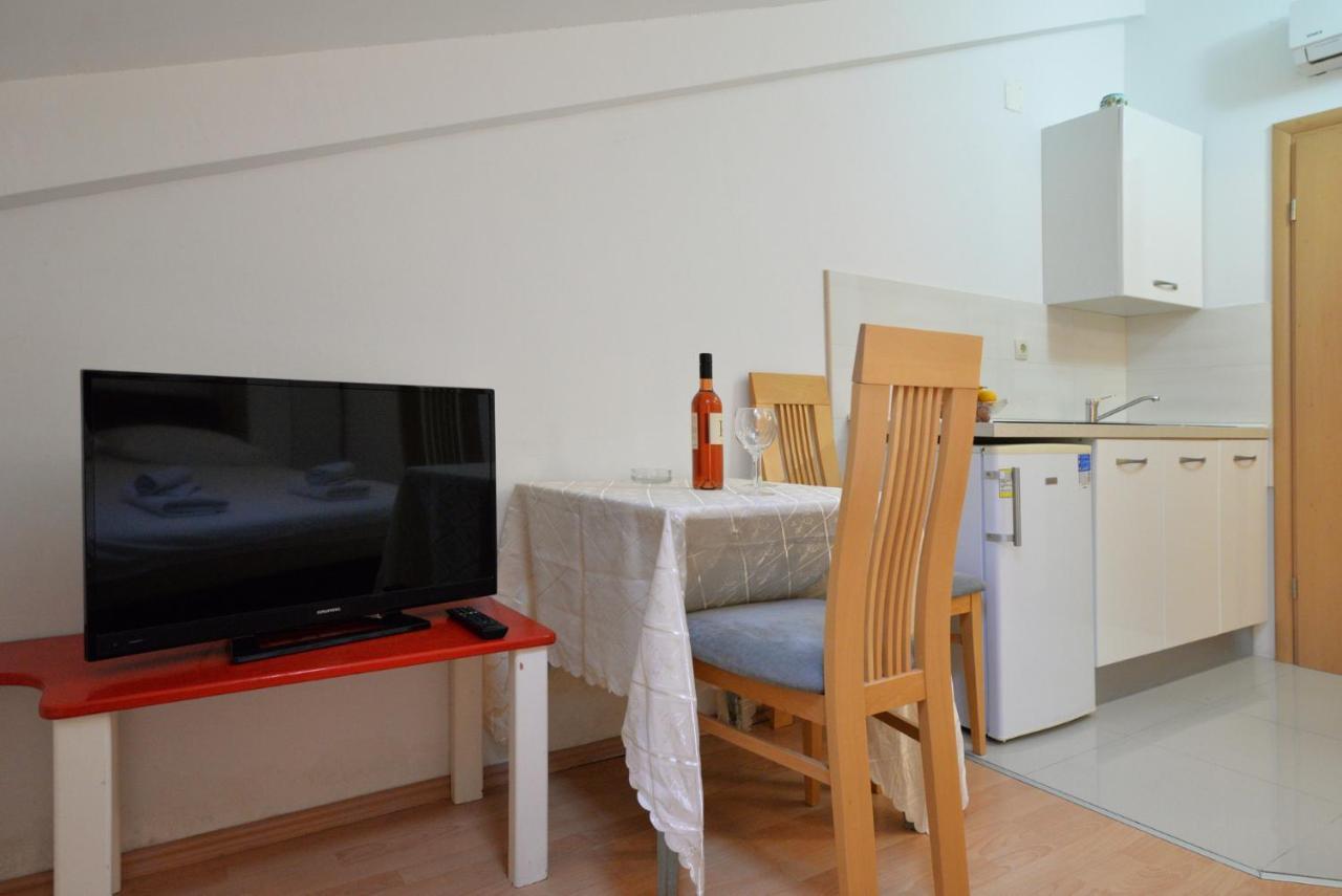Apartmani Vedrana, Murter Luaran gambar