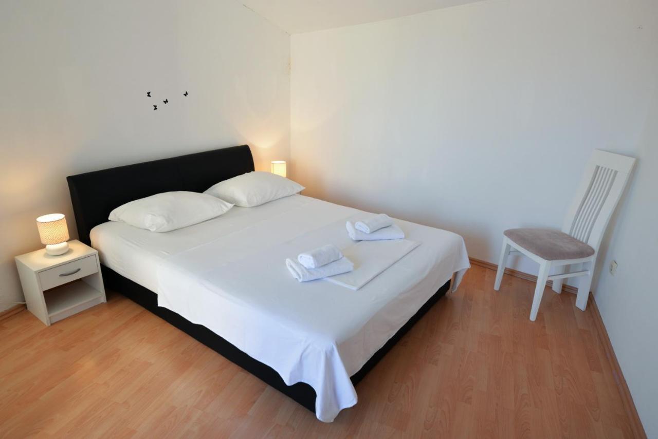 Apartmani Vedrana, Murter Luaran gambar