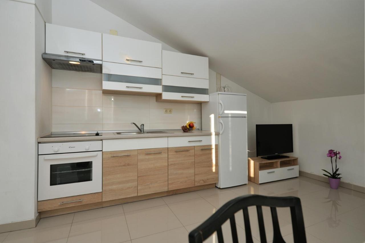 Apartmani Vedrana, Murter Luaran gambar